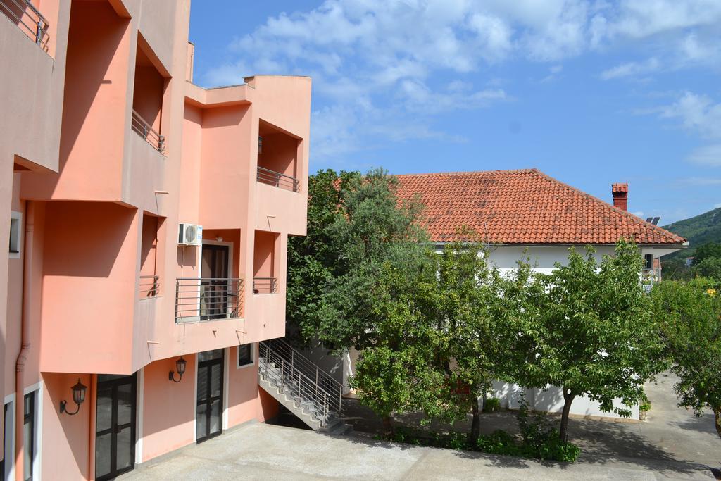Guesthouse Orlovic Будва Екстериор снимка