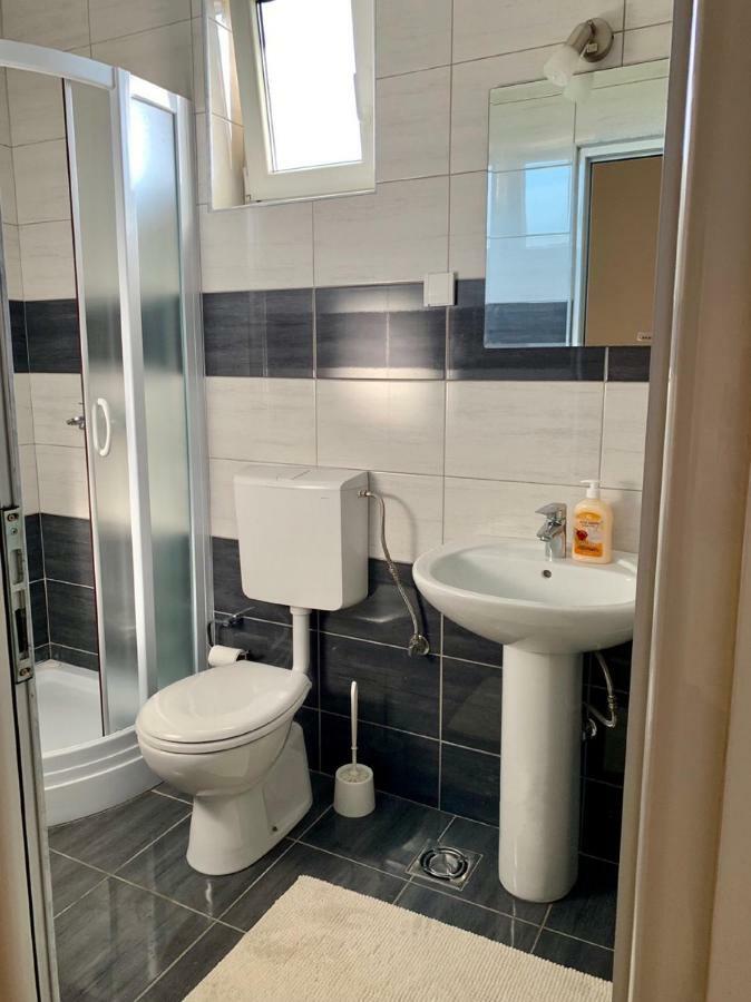 Guesthouse Orlovic Будва Екстериор снимка
