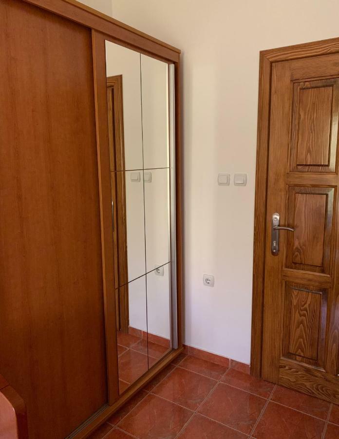 Guesthouse Orlovic Будва Екстериор снимка