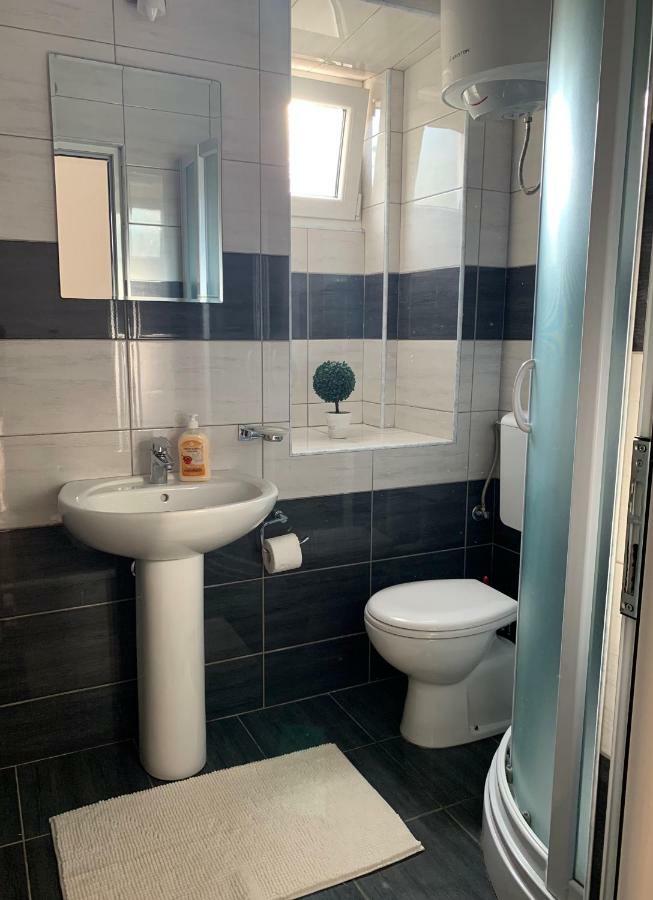 Guesthouse Orlovic Будва Екстериор снимка